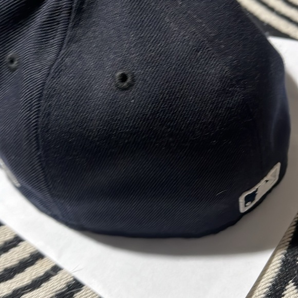 New York Yankees authentic size 7 1/4 - Picture 4 of 12